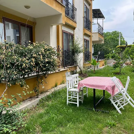 Apartment Grand Teoshan Ve *